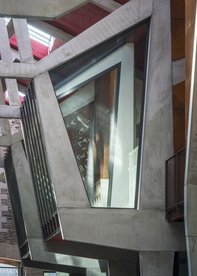 SlimLine 38 Windows, ConceptDoor 45Pa Doors, ThermoSystem 68 Windows, CW 50 Standard Façades and CW 50 Façades - Office building Madeleine Hall located in Nantes, France