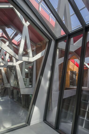 SlimLine 38 Windows, ConceptDoor 45Pa Doors, ThermoSystem 68 Windows, CW 50 Standard Façades and CW 50 Façades - Office building Madeleine Hall located in Nantes, France