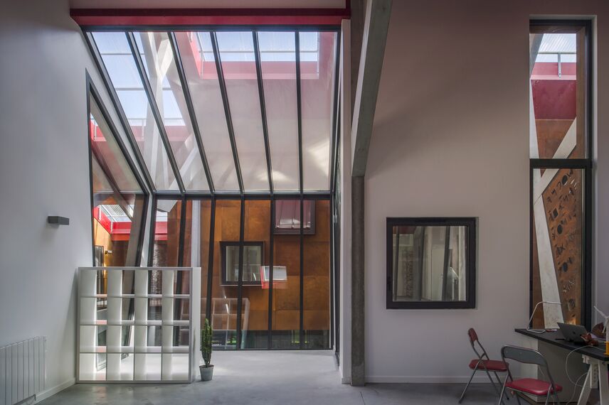 SlimLine 38 Windows, ConceptDoor 45Pa Doors, ThermoSystem 68 Windows, CW 50 Standard Façades and CW 50 Façades - Office building Madeleine Hall located in Nantes, France