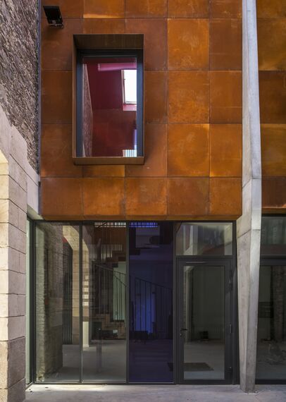 SlimLine 38 Windows, ConceptDoor 45Pa Doors, ThermoSystem 68 Windows, CW 50 Standard Façades and CW 50 Façades - Office building Madeleine Hall located in Nantes, France