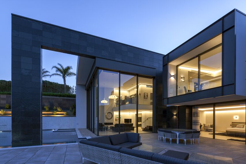 SlimLine 38 Doors, HiFinity Sliding & Folding and ConceptFolding 77 Sliding & Folding - House Pattan - House 3 located inSpain