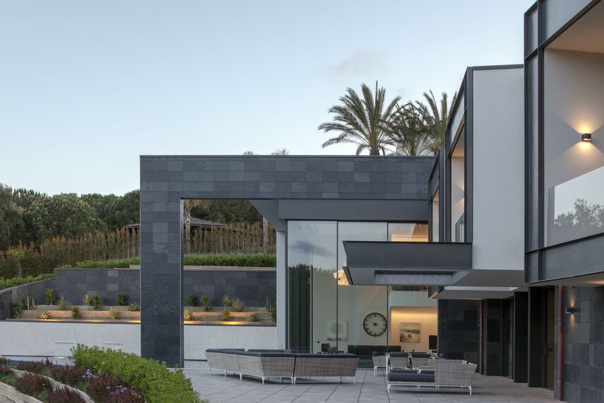 SlimLine 38 Doors, HiFinity Sliding & Folding and ConceptFolding 77 Sliding & Folding - House Pattan - House 3 located inSpain