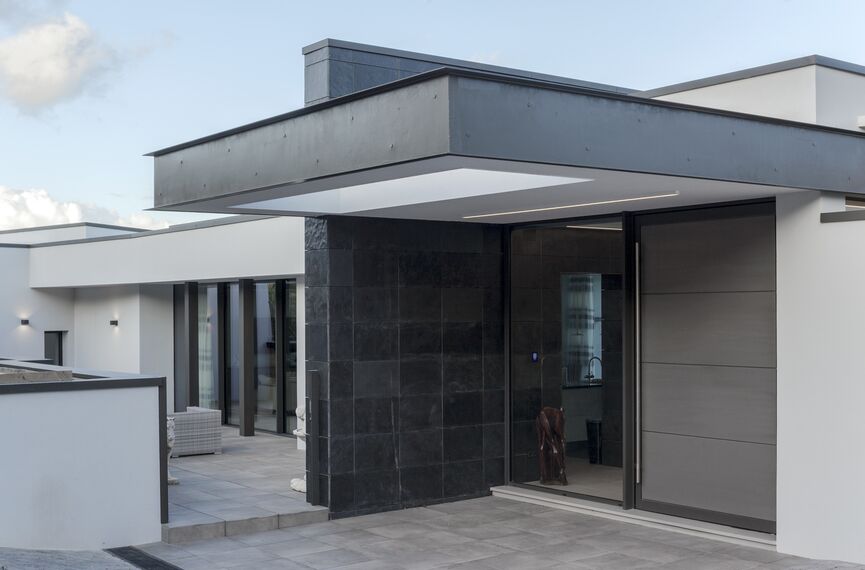 SlimLine 38 Doors, HiFinity Sliding & Folding and ConceptFolding 77 Sliding & Folding - House Pattan - House 3 located inSpain