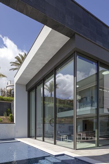 SlimLine 38 Doors, HiFinity Sliding & Folding and ConceptFolding 77 Sliding & Folding - House Pattan - House 3 located inSpain