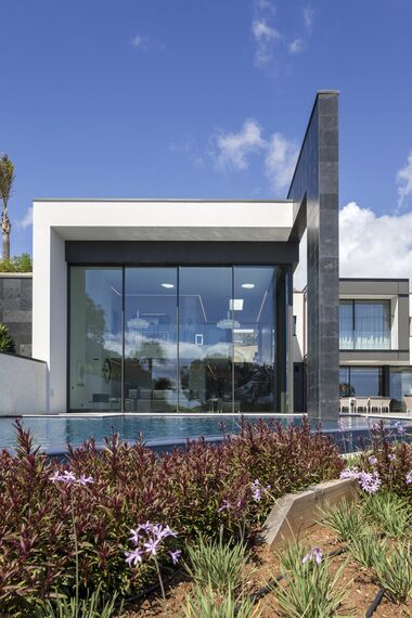 SlimLine 38 Doors, HiFinity Sliding & Folding and ConceptFolding 77 Sliding & Folding - House Pattan - House 3 located inSpain