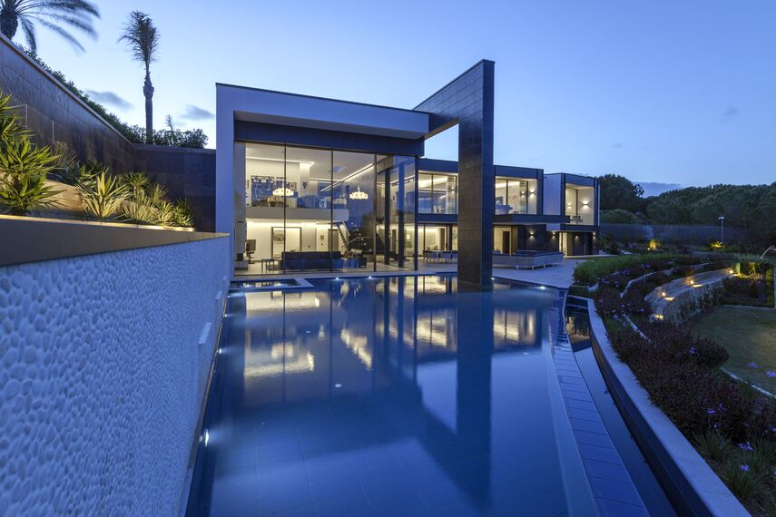 SlimLine 38 Doors, HiFinity Sliding & Folding and ConceptFolding 77 Sliding & Folding - House Pattan - House 3 located inSpain