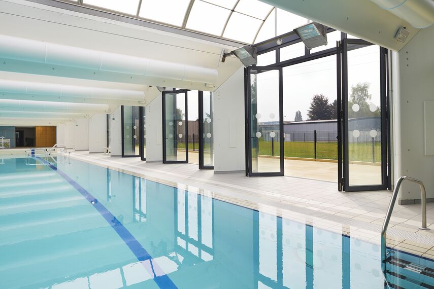 CS 86-HI (c) Cancelled Systems and ConceptFolding 77 Sliding & Folding - Swimming pool Swimming Pool located inFrance
