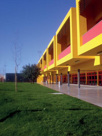 BriseSoleil 100 Solar Shading, ConceptWall 50 Façades and ConceptRoof 120 Conservatories - College/University School Almancil located in Almancil, Portugal