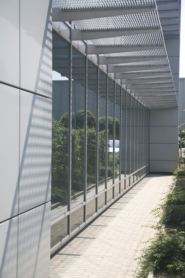 BriseSoleil 100 Solar Shading and ConceptWall 50 Façades - MSC located in Antwerp, Belgium