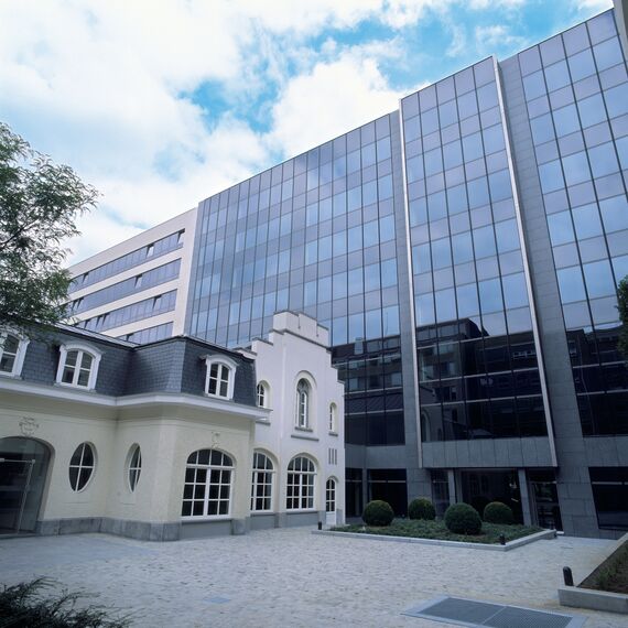 ConceptWall 86 Façades - Office building Office Building Espace Meeuws located in Brussels, Belgium