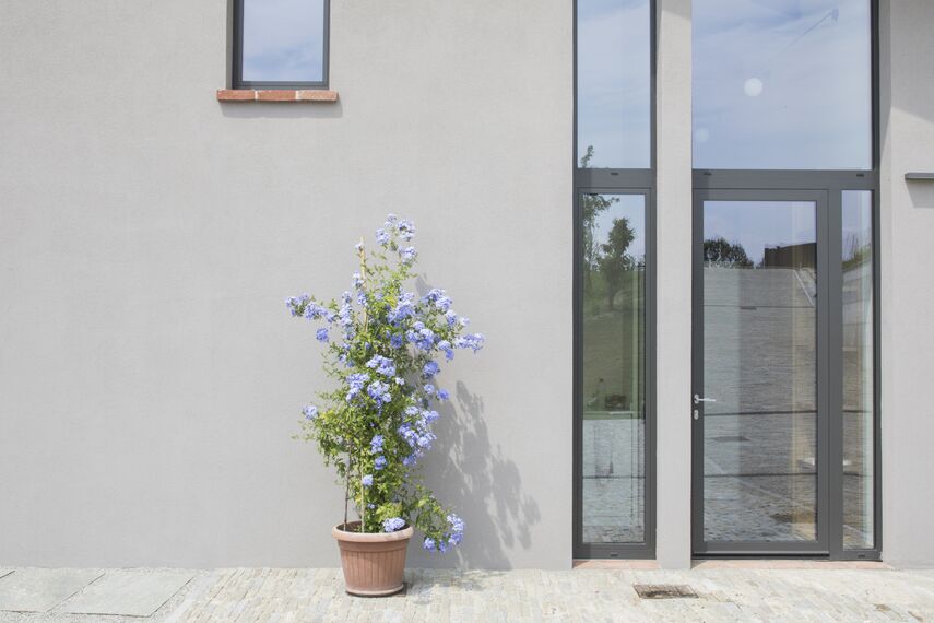 ConceptWall 50 Façades, ConceptSystem 77 Windows, ConceptSystem 77 Doors and CS 77 Hidden Vent Windows - Shelter in Bellavista located in Montferrat, Italy