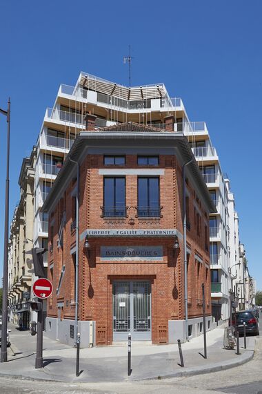 ConceptWall 50 Façades and ConceptPatio 130 Sliding & Folding - Baths-Showers & Co located in Paris, France