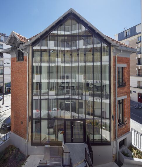 ConceptWall 50 Façades and ConceptPatio 130 Sliding & Folding - Baths-Showers & Co located in Paris, France