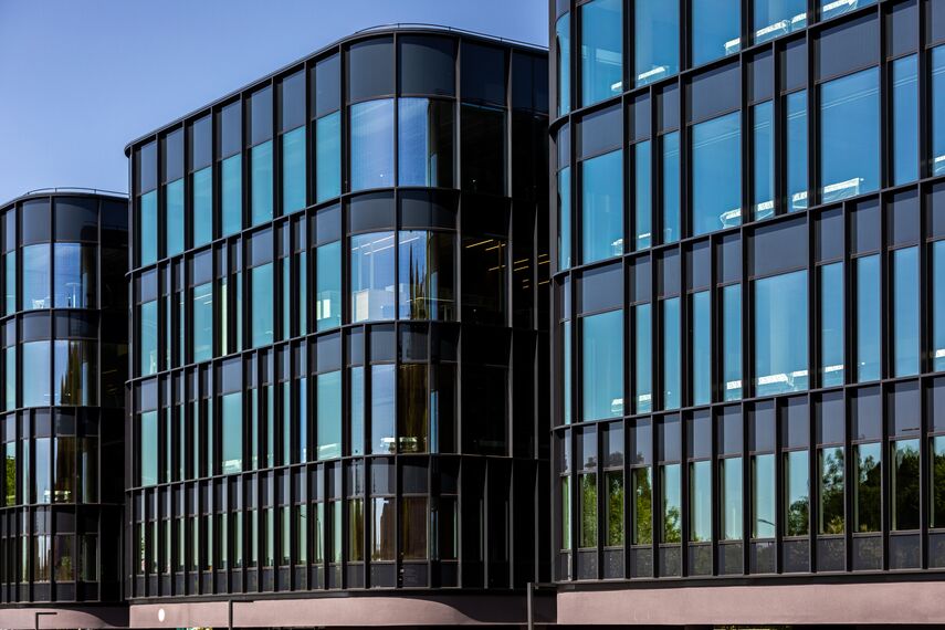 CW 65-EF Façades and MasterLine 8 Windows - Business center River Hall located inLithuania