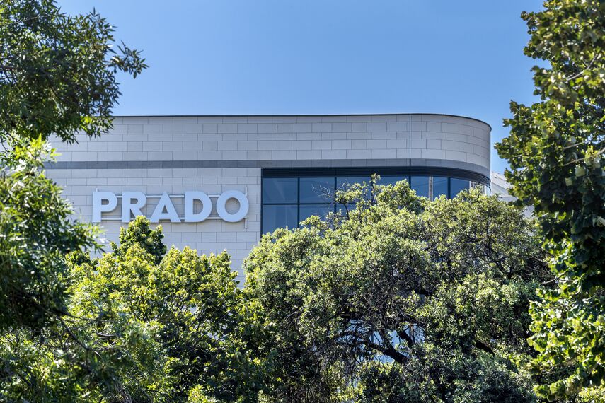 ConceptFolding 77 Sliding & Folding and CW 50-SC Façades - Le Prado located in Marseille, France