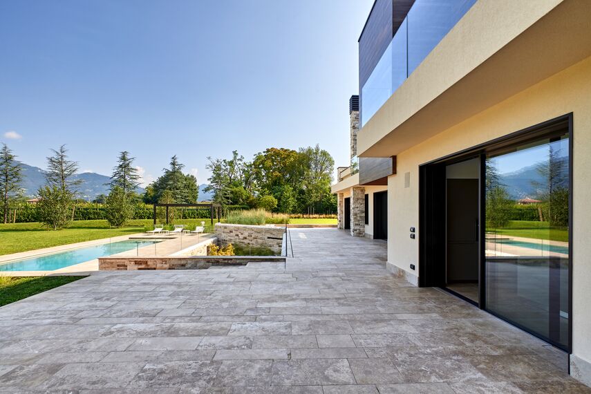 HiFinity Sliding & Folding - Villa Hi-Finity Bergamo located in Bergamo, Italy