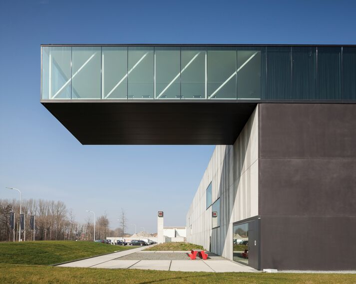 ConceptWall 50 Façades and ConceptSystem 77 Windows - Office building Enjoy Concrete located inBelgium