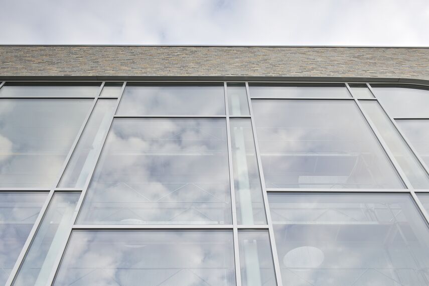 BriseSoleil 100 Solar Shading and CW 50-HI Façades - Office building The Professional House located inDenmark