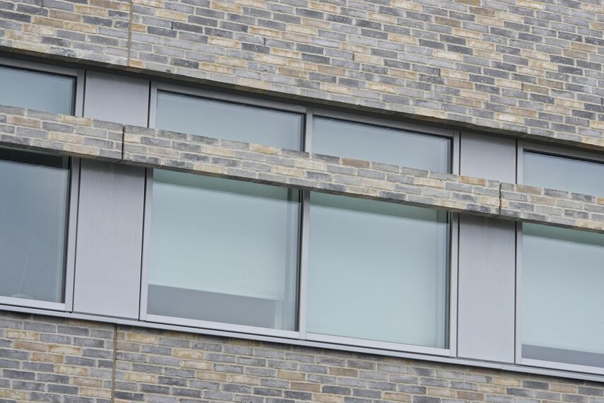 BriseSoleil 100 Solar Shading, CS 104 (c) Cancelled Systems and CW 50-HI Façades - Office building The Professional House located inDenmark