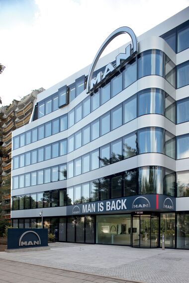 ConceptWall 86 Façades - MAN Corporate Center located in München, Germany