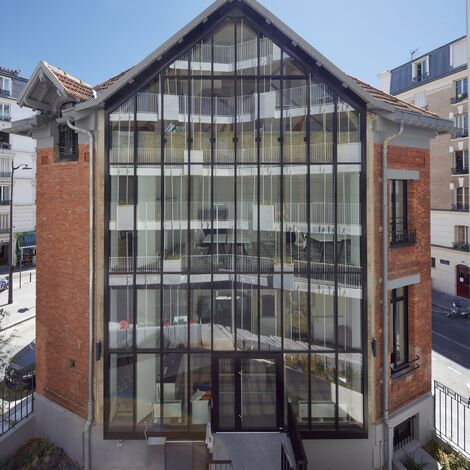 ConceptWall 50 Façades and ConceptPatio 130 Sliding & Folding - Baths-Showers & Co located in Paris, France