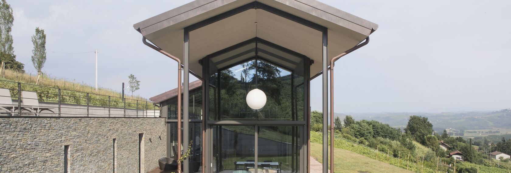 ConceptWall 50 Façades, ConceptSystem 77 Windows, ConceptSystem 77 Doors and CS 77 Hidden Vent Windows - Shelter in Bellavista located in Montferrat, Italy
