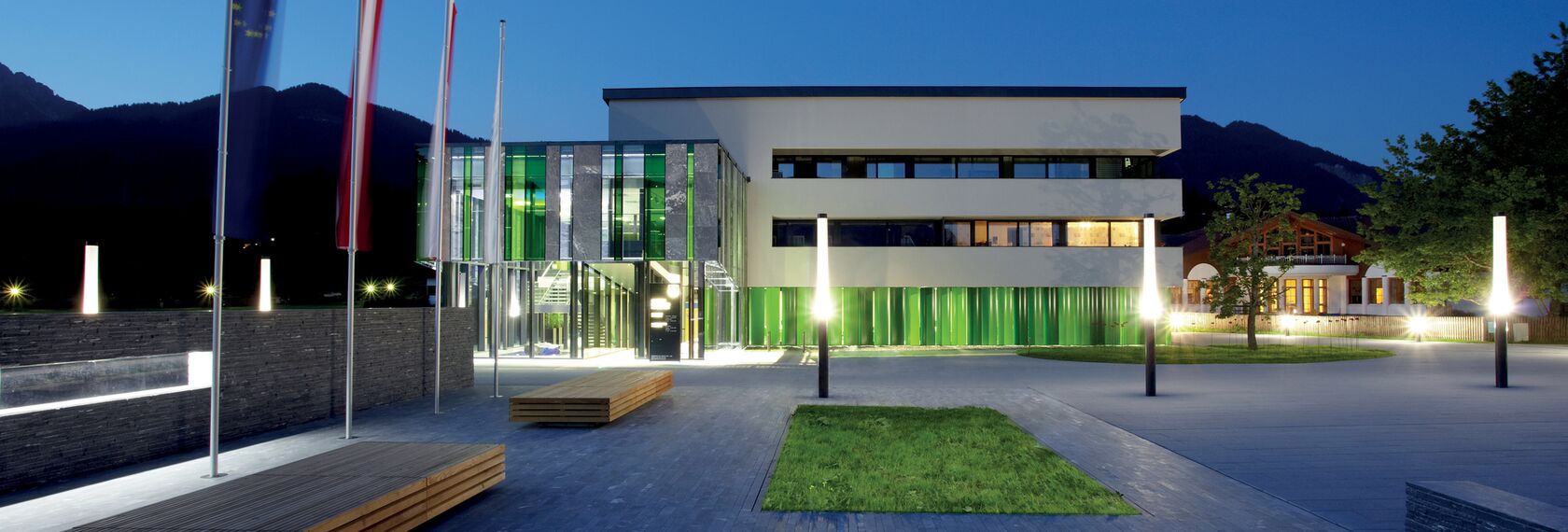 BriseSoleil 100 Solar Shading - Community centre Breitenwang Community Center located in Breitenwang, Austria