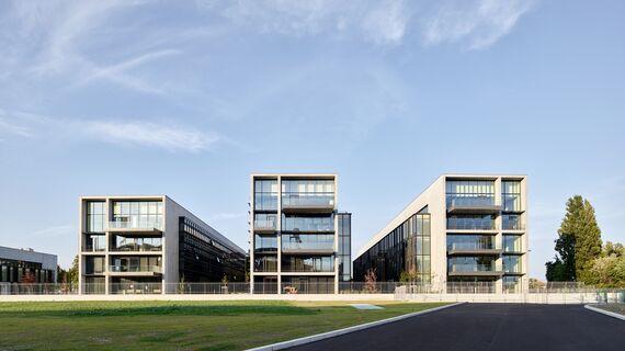 ConceptWall 86 Façades, ThermoSystem 68 Windows, ConceptWall 50 Façades and TS 68-HV Windows - Office building Lou Gardens located in Lyon, France