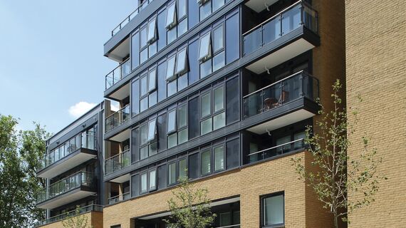 CS 38-SL Cancelled Systems, ConceptSystem 77 Windows, ConceptPatio 130 Sliding & Folding, Vision 50 Doors and ConceptWall 50 Façades - Apartmentcomplex Paynes & Borthwick located in London, United Kingdom