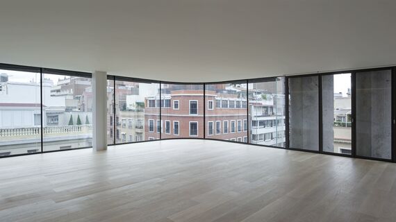 HiFinity Sliding & Folding and CS 77 Hidden Vent Windows - Apartmentcomplex Lagasca 99 located in Madrid, Spain